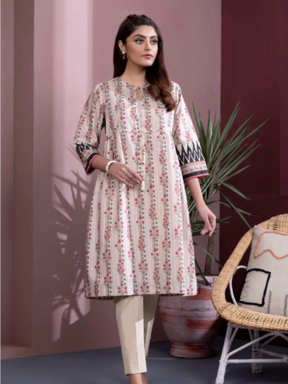 Women's Light Pink Floral Stripe Kurti